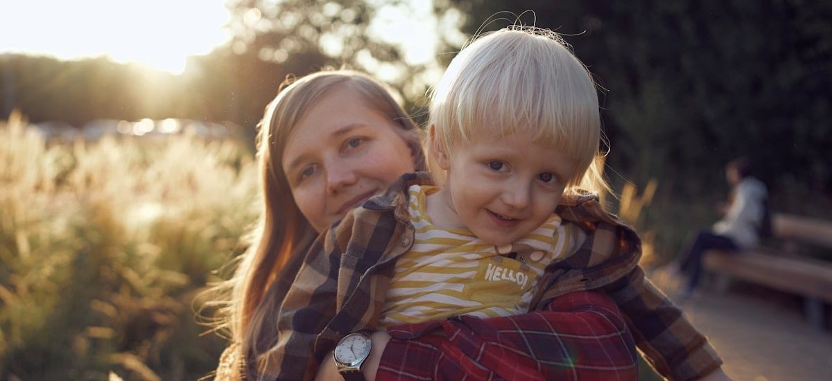 Kid with mom